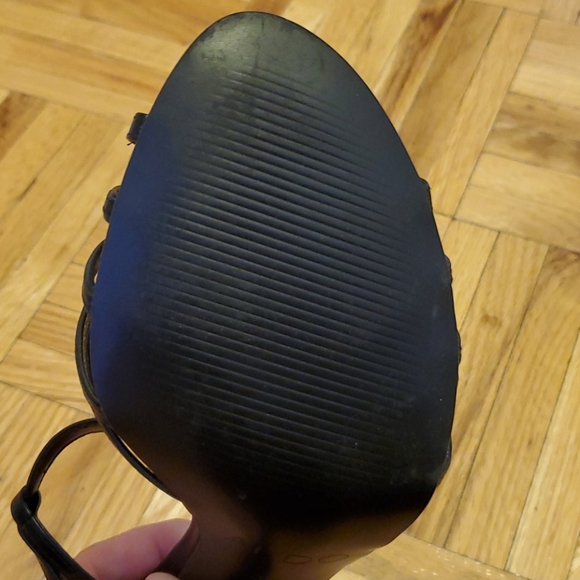 Shoes - Picture 4 of 4